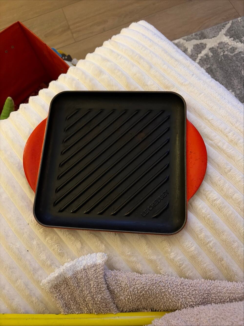 Le Creuset Enameled Cast Iron Square Grill Pan  (red)